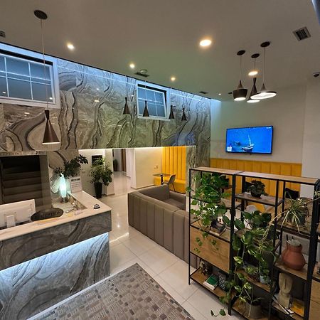 Park Hotel Tirana Yzberish Экстерьер фото