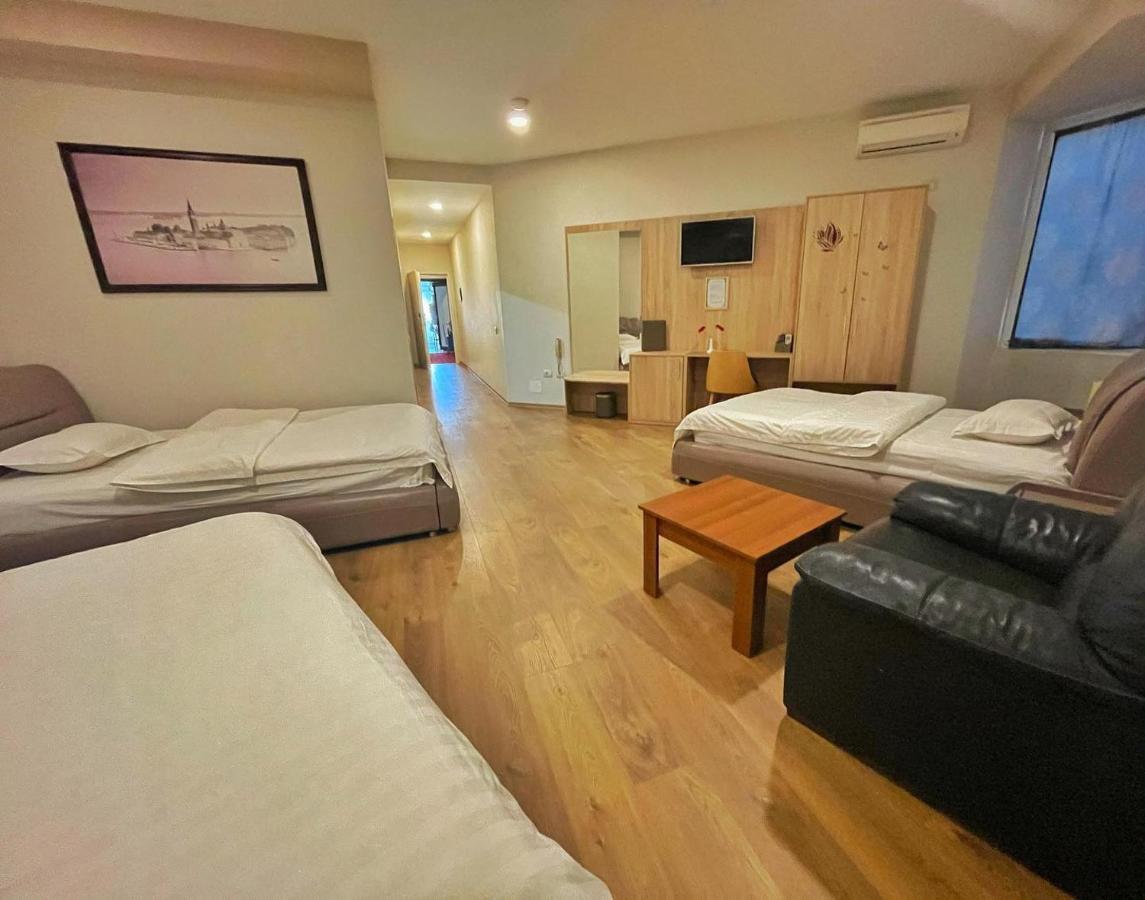 Park Hotel Tirana Yzberish Экстерьер фото