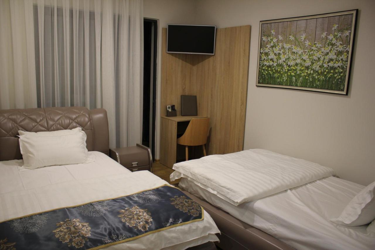 Park Hotel Tirana Yzberish Экстерьер фото