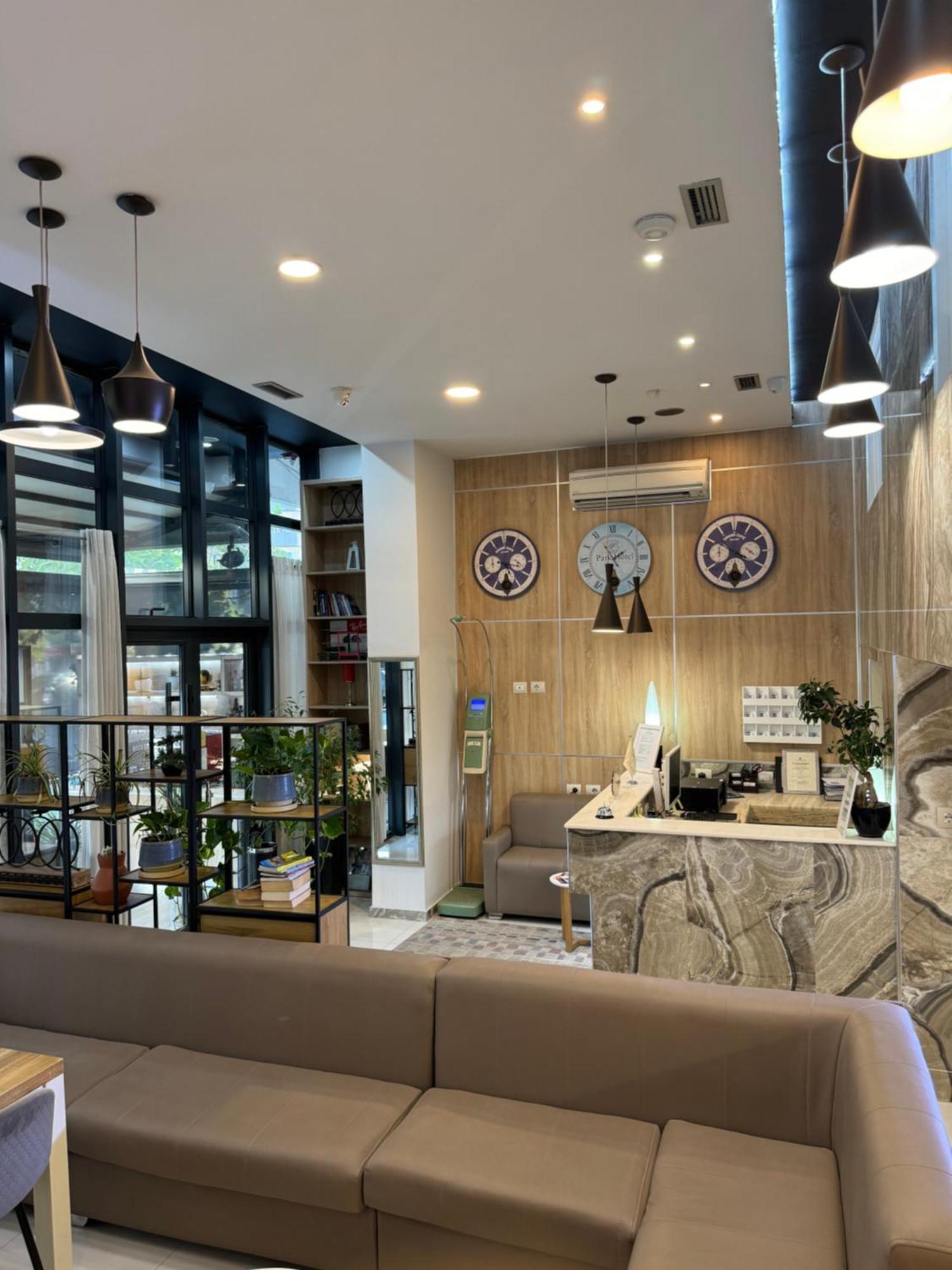 Park Hotel Tirana Yzberish Экстерьер фото