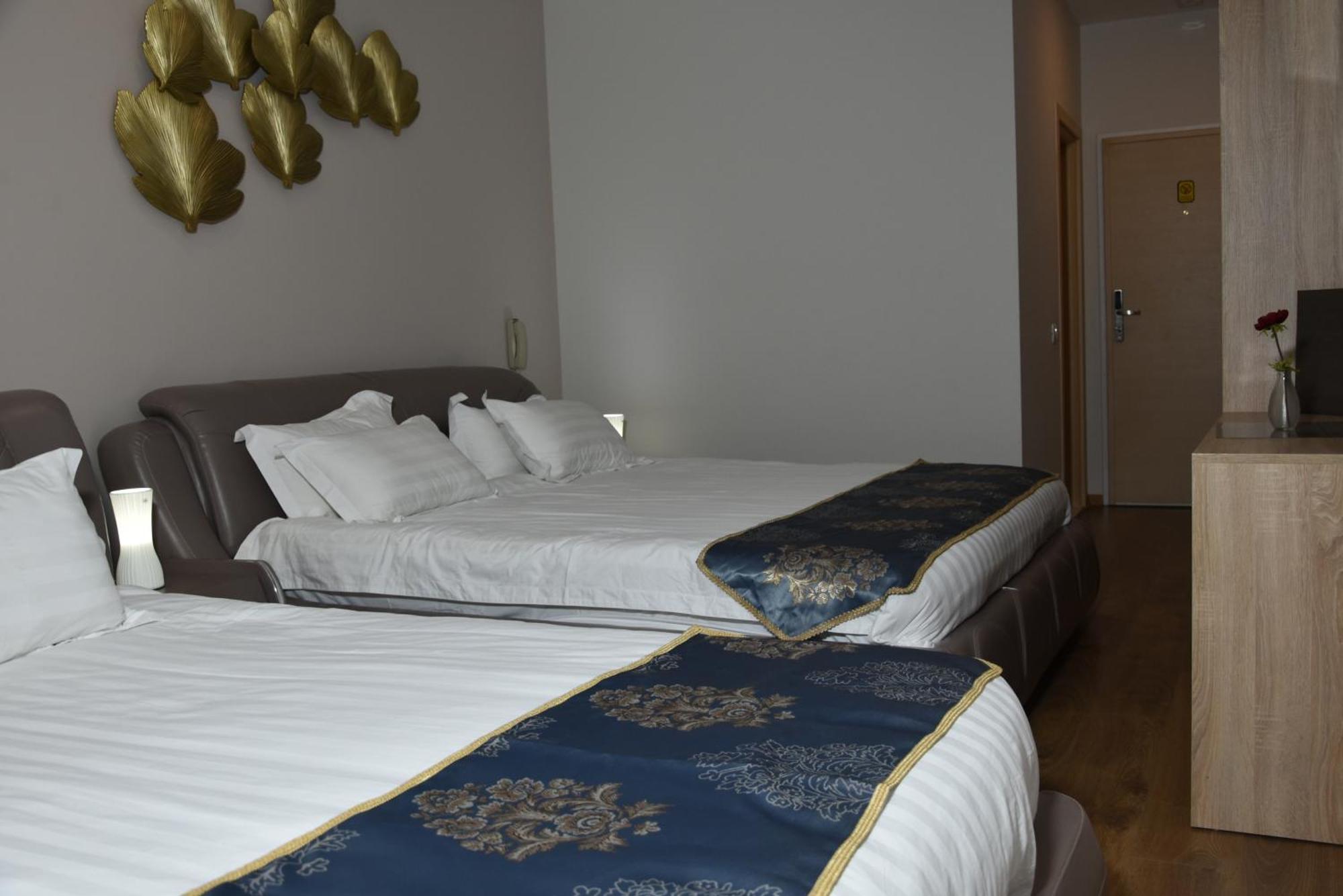 Park Hotel Tirana Yzberish Экстерьер фото
